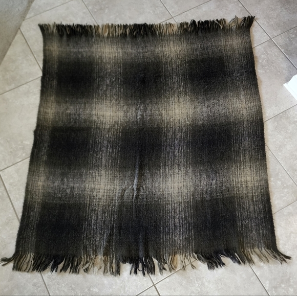 India's Heritage Black Tan mohair wool blend Afghan Blanket Throw 4'10" x 5' - Picture 2 of 5